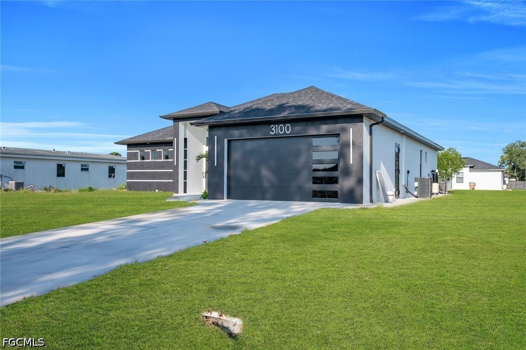 3 Bed SingleFamilyResidence for Sale in Lehigh Acres, photo 2
