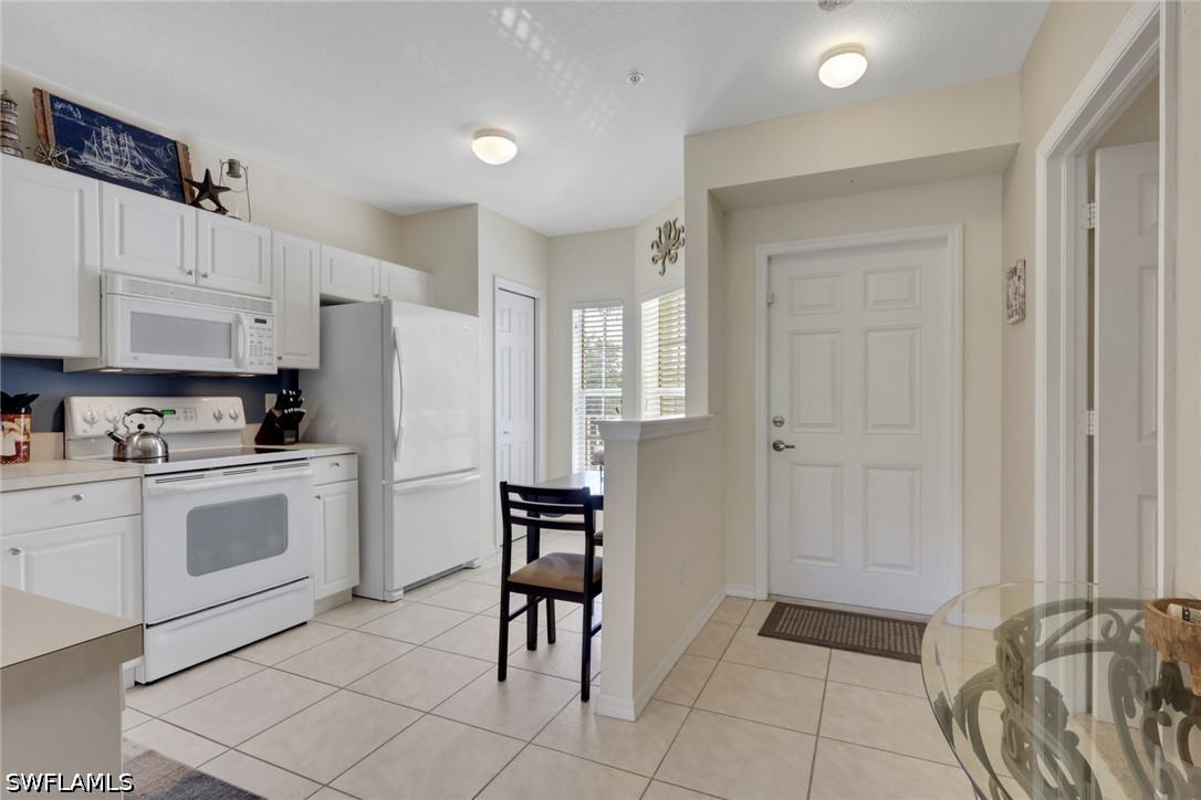 2 Bed Condominium for Sale in Naples, photo 2