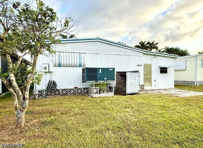 2 Bed ManufacturedHome for Sale in Naples, FL, $119,000 — photo 2