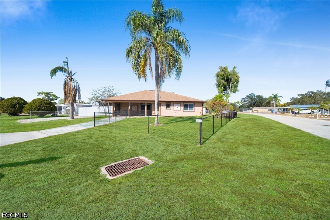5 Bed SingleFamilyResidence for Sale in Lehigh Acres, FL — photo 2