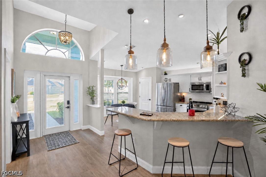 3 Bed SingleFamilyResidence for Sale in Cape Coral, FL — photo 2