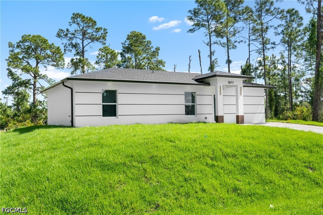 3 Bed SingleFamilyResidence for Sale in Lehigh Acres, photo 2