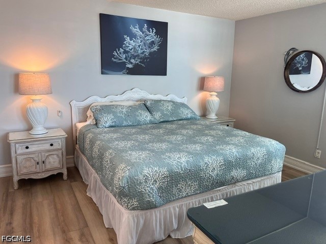 1 Bed Waterfront Home for Sale in Fort Myers Beach, photo 2