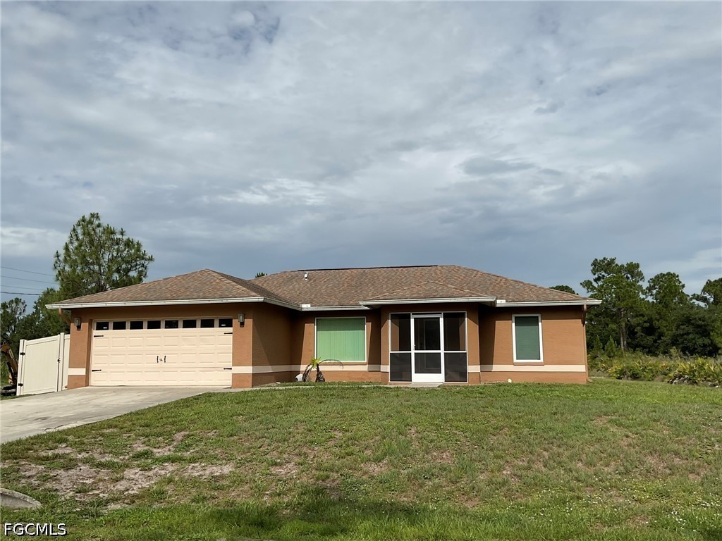 3 Bed SingleFamilyResidence for Sale in Lehigh Acres, FL — photo 2