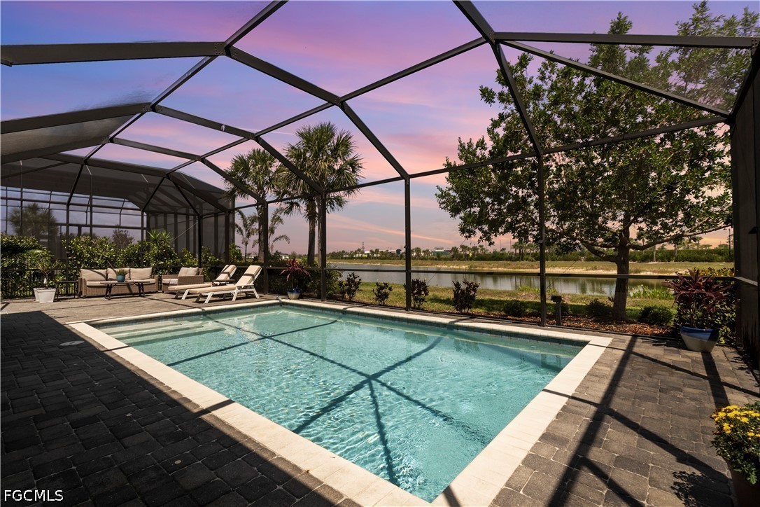 5 Bed Pool Home for Sale in Trails Edge, photo 2