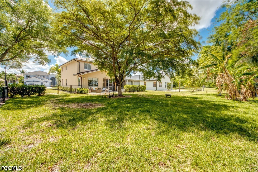 5 Bed SingleFamilyResidence for Sale in Fort Myers, FL — photo 2