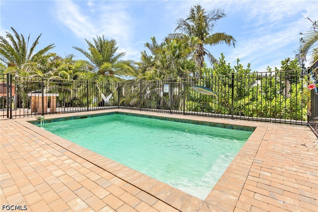 2 Bed Pool Home for Sale in Pine Island Ridge, FL, $399,000 — photo 2