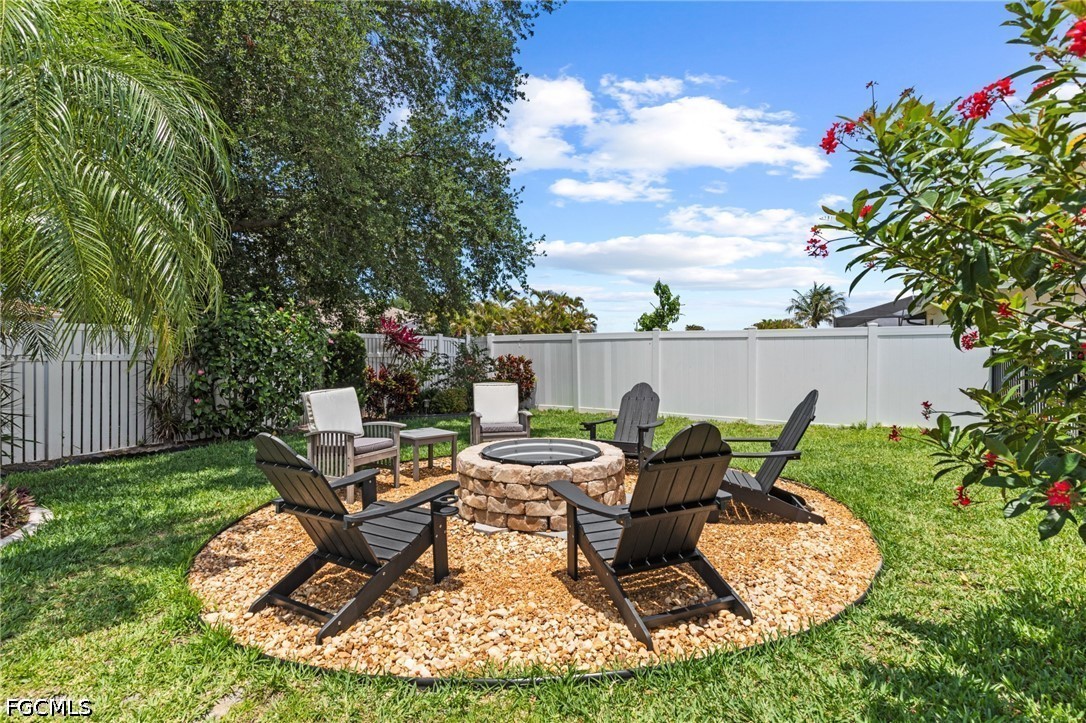 3 Bed SingleFamilyResidence for Sale in Cape Coral, FL — photo 2