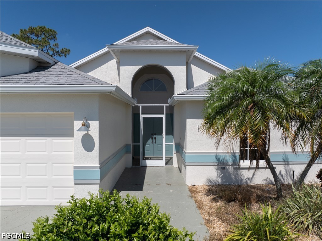 3 Bed Waterfront Home for Sale in North Fort Myers, photo 2