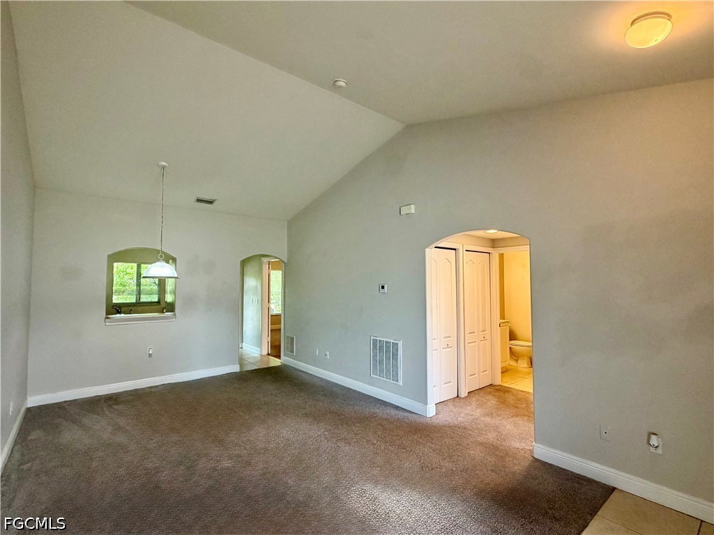 2 Bed Condominium for Sale in Fort Myers, photo 2