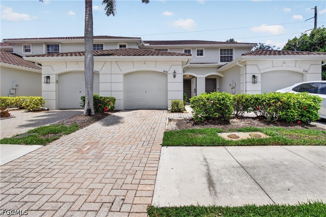 2 Bed Townhouse for Sale in Olympia Pointe, FL, $149,000 — photo 2