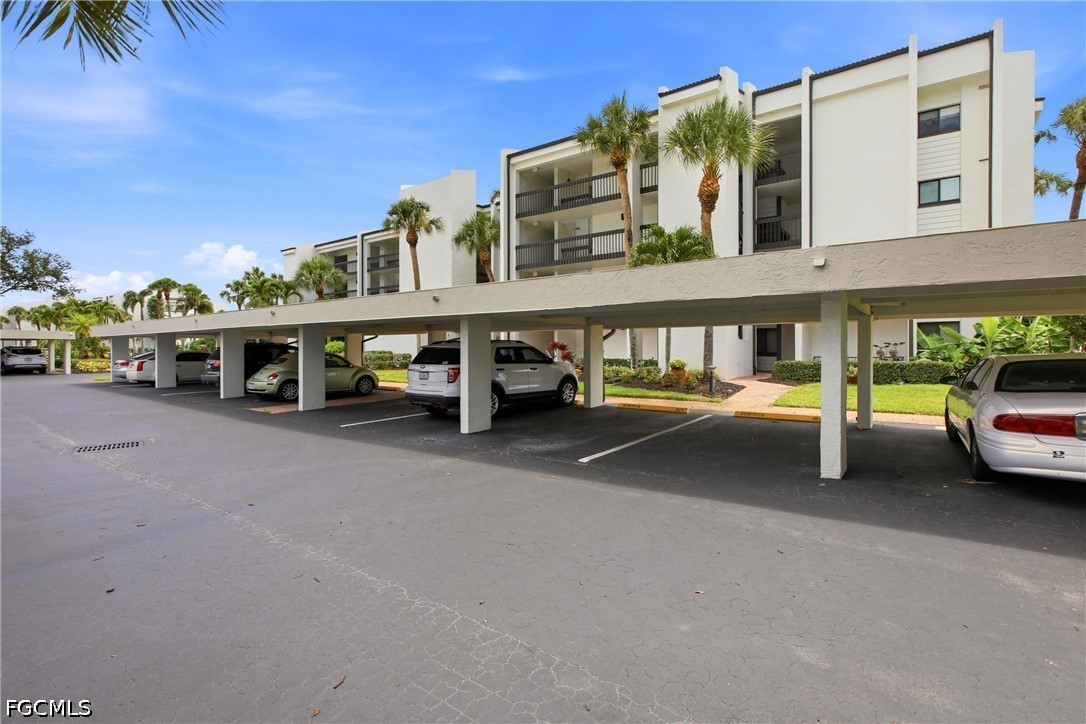 3 Bed Waterfront Home for Sale in Fort Myers, photo 2