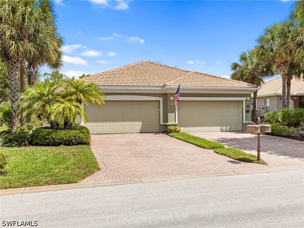 3 Bed Attached for Sale in Bella Terra, FL — photo 2