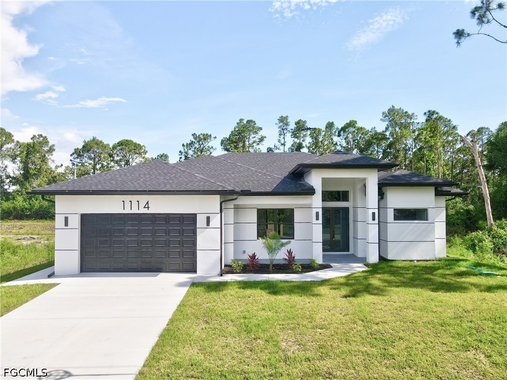 4 Bed SingleFamilyResidence for Sale in Lehigh Acres, photo 2