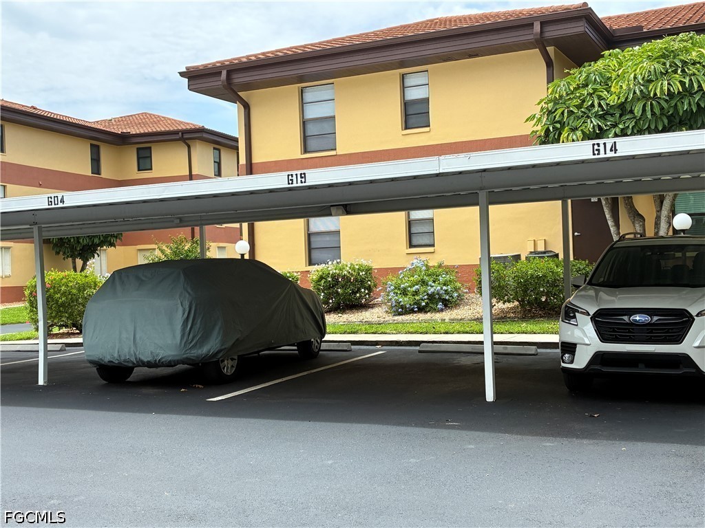 2 Bed Condominium for Sale in Fort Myers, photo 2