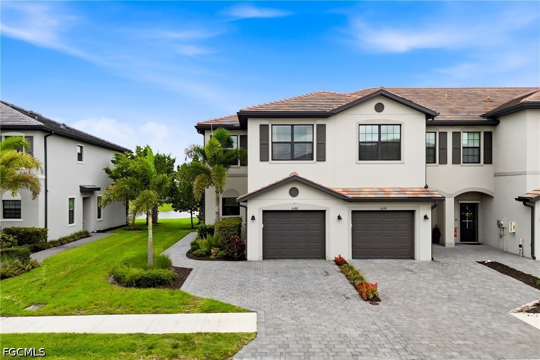 3 Bed Waterfront Home for Sale in Timber Creek, photo 2
