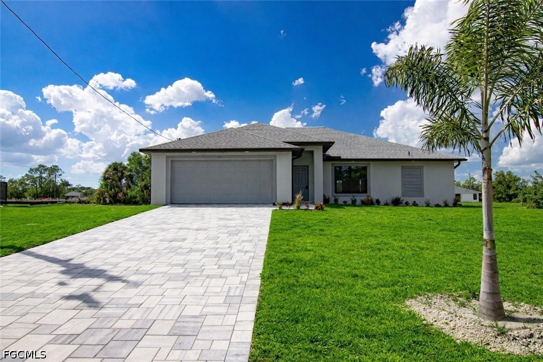 4 Bed Waterfront Home for Sale in Cape Coral, photo 2