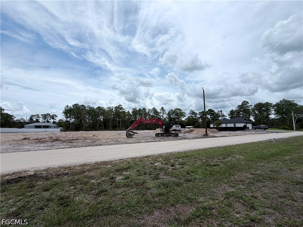Residential for Sale in Lehigh Acres, FL, $32,000 — photo 2