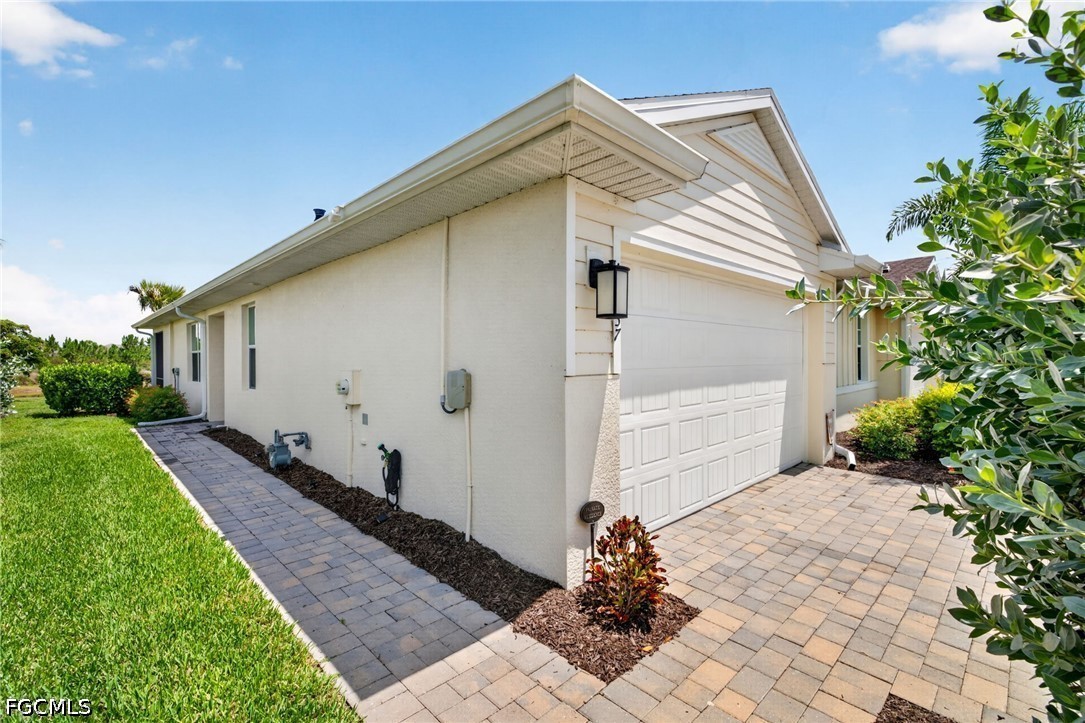 2 Bed Waterfront Home for Sale in Punta Gorda, FL, $300,000 — photo 2