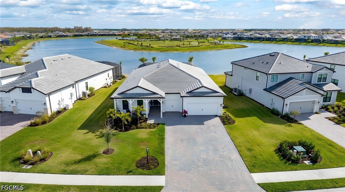 4 Bed Pool Home for Sale in Verdana Village, FL — photo 2