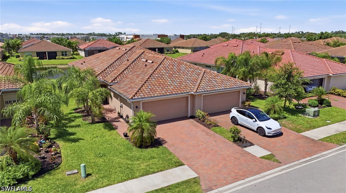 2 Bed Waterfront Home for Sale in Naples, photo 2