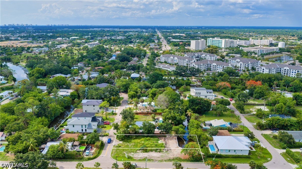 Waterfront Home for Sale in Sabal Shores, photo 2