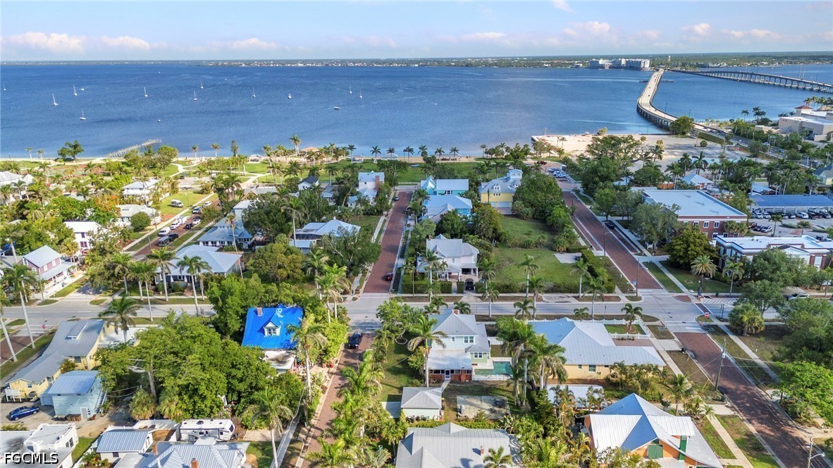 5 Bed Pool Home for Sale in Punta Gorda, photo 2