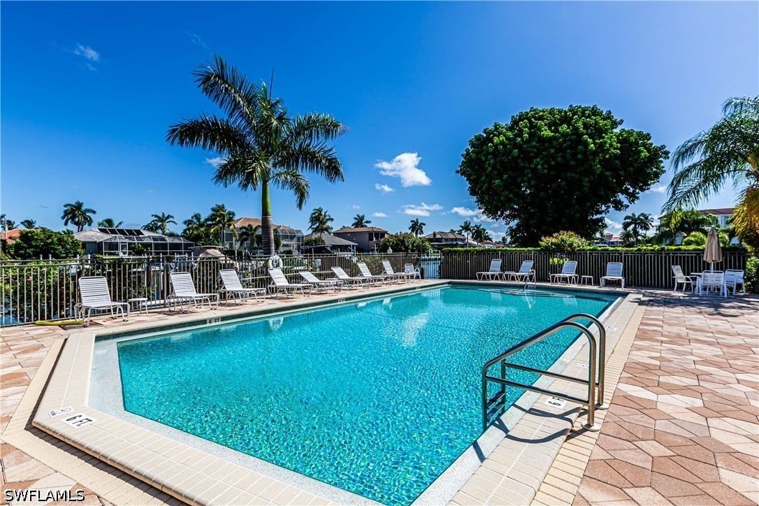 2 Bed Waterfront Home for Sale in Marco Island, photo 2