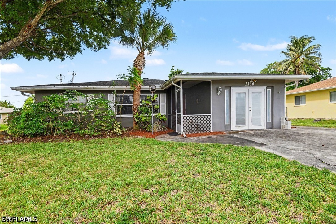 3 Bed SingleFamilyResidence for Sale in Fort Myers, photo 2