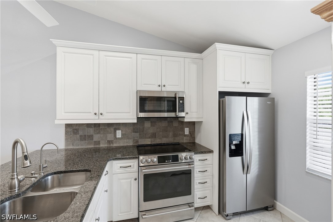 2 Bed Condominium for Sale in Naples, photo 2