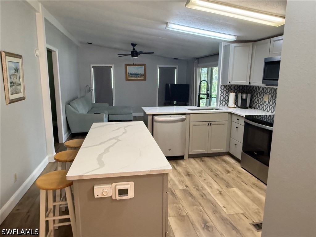 3 Bed ManufacturedHome for Sale in Bonita Springs, photo 2