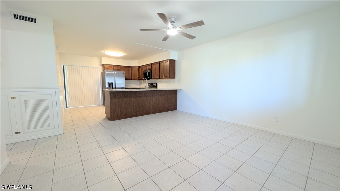 2 Bed Condominium for Sale in Cape Coral, photo 2