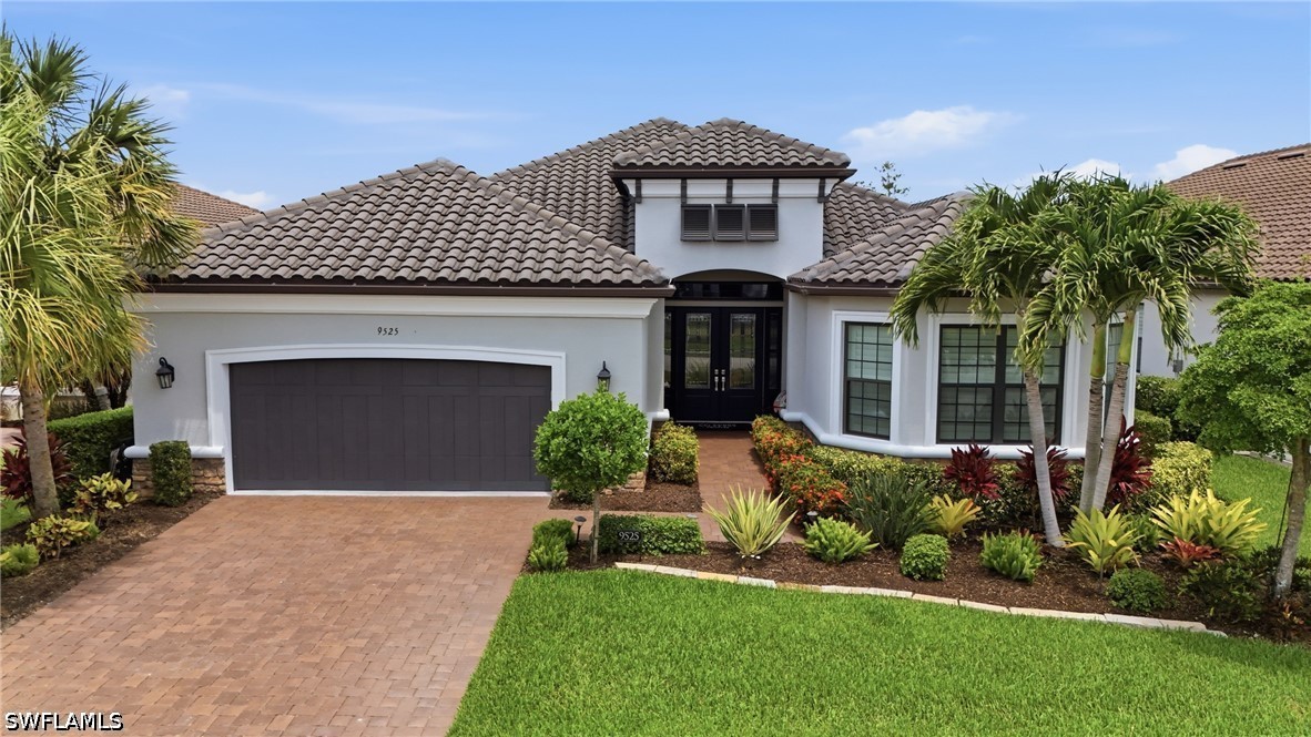 4 Bed Pool Home for Sale in Esplanade, photo 2