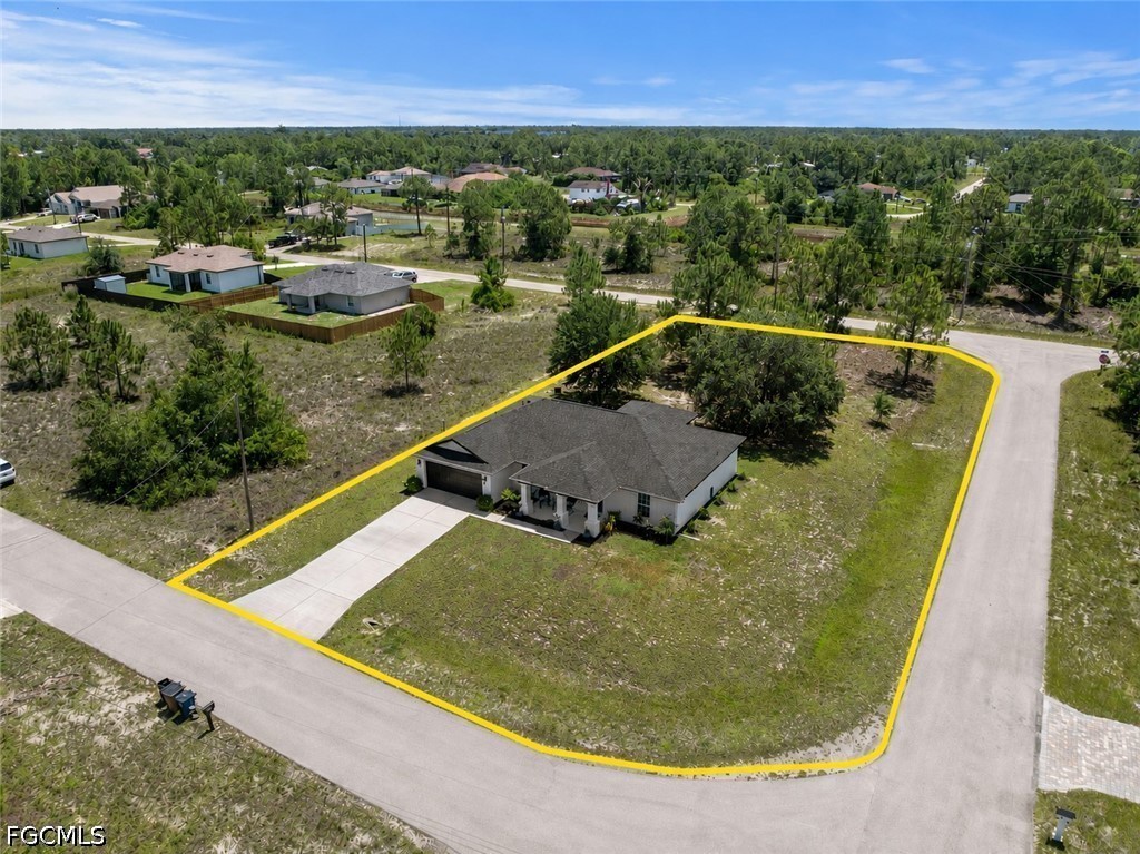 3 Bed SingleFamilyResidence for Sale in Lehigh Acres, photo 2