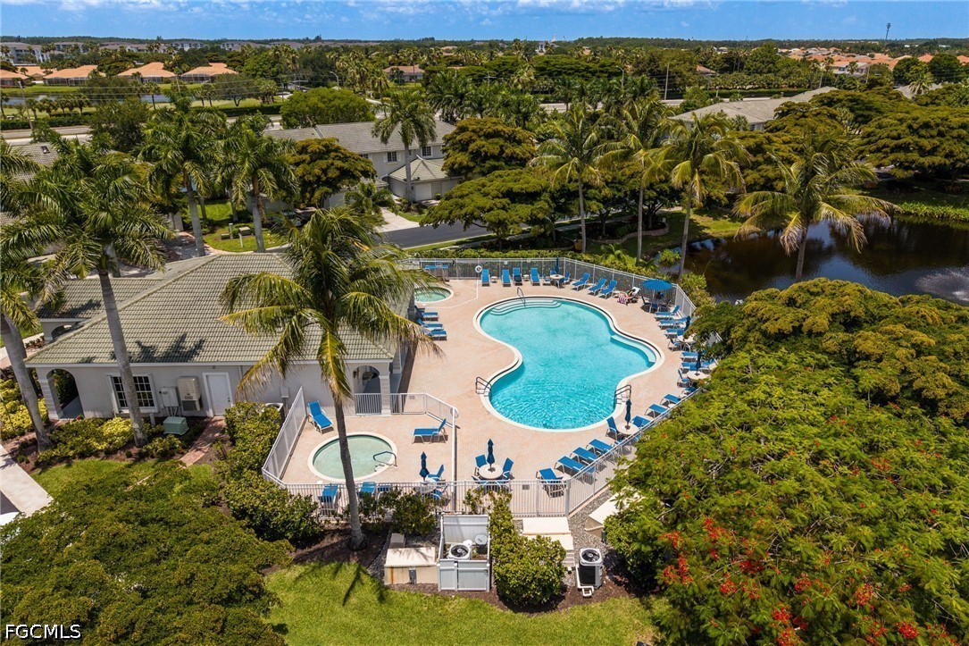 2 Bed Waterfront Home for Sale in Fort Myers, photo 2