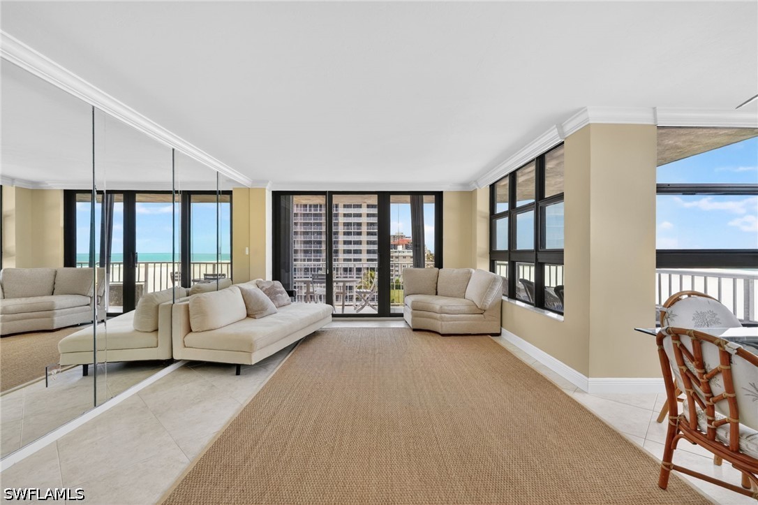 2 Bed Waterfront Home for Sale in Marco Island, photo 2