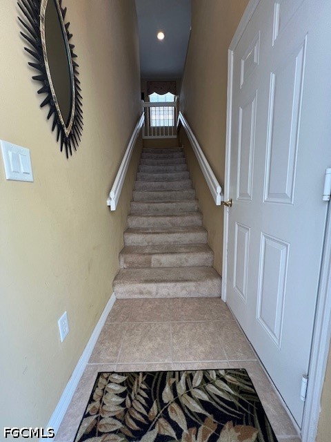 2 Bed Waterfront Home for Sale in Mill Run, photo 2