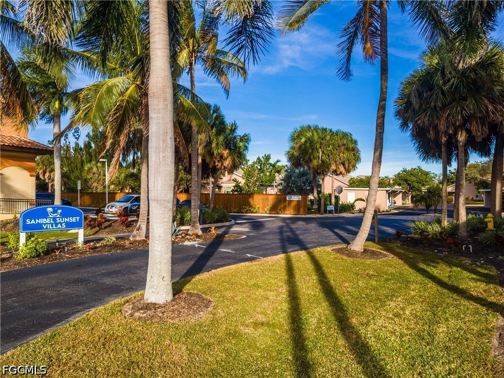 3 Bed Condominium for Sale in Fort Myers, FL, $195,000 — photo 2