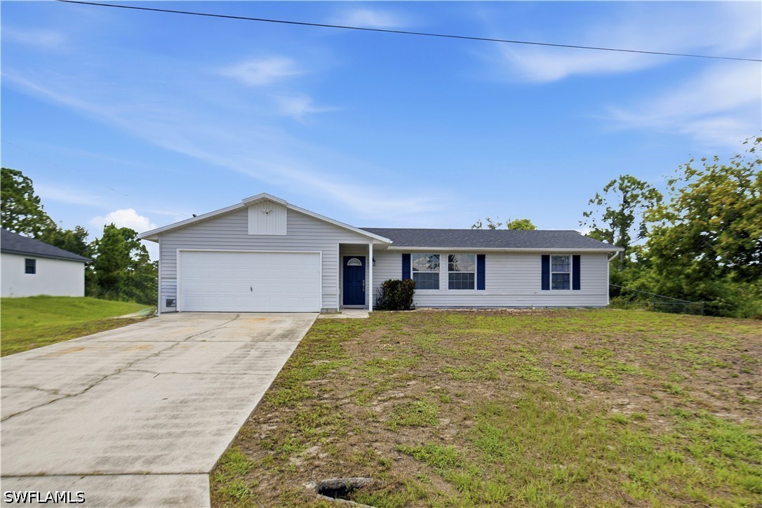 3 Bed SingleFamilyResidence for Sale in Lehigh Acres, photo 2