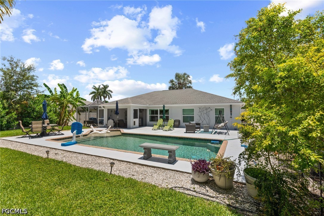 3 Bed Pool Home for Sale in Cape Coral, photo 2