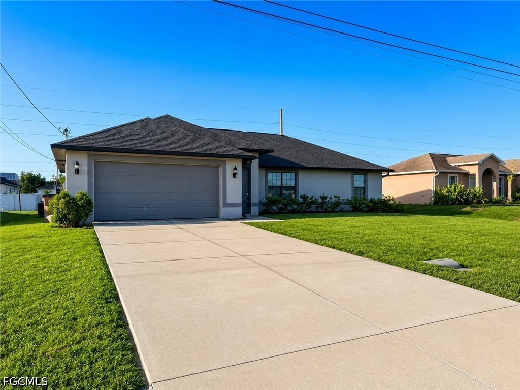 3 Bed SingleFamilyResidence for Sale in Cape Coral, photo 2