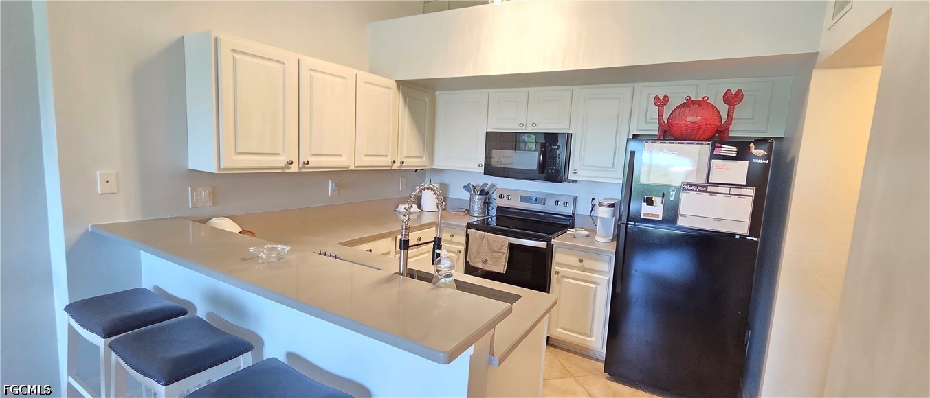 3 Bed Waterfront Home for Sale in Fort Myers, photo 2