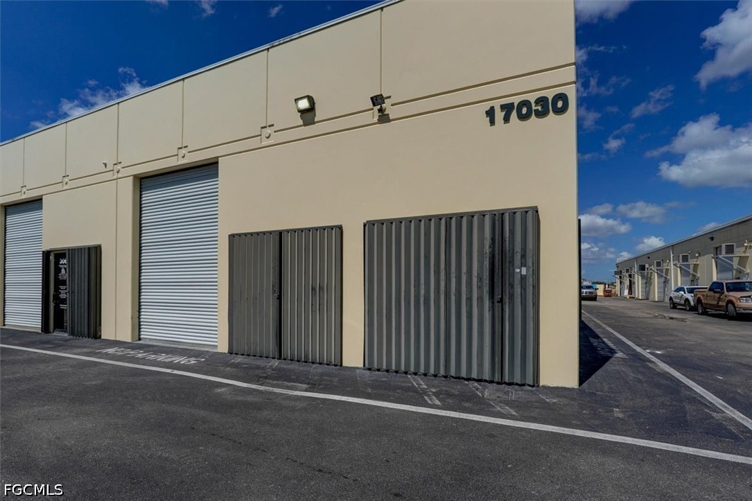 Warehouse for Sale in Fort Myers, FL — photo 2
