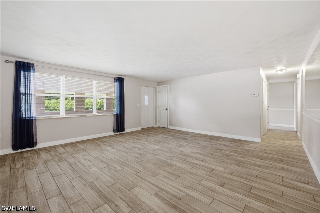 3 Bed Pool Home for Sale in Fort Myers Villas, photo 2