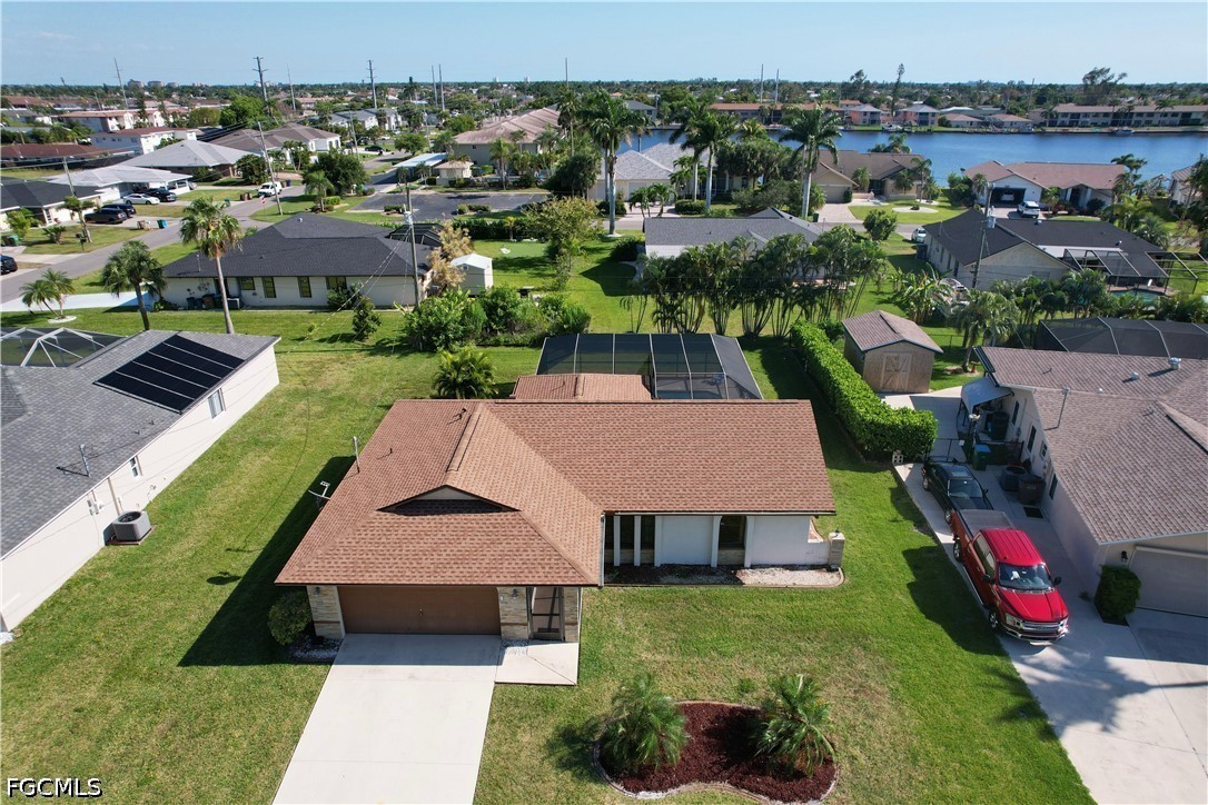 3 Bed Pool Home for Sale in Cape Coral, photo 2