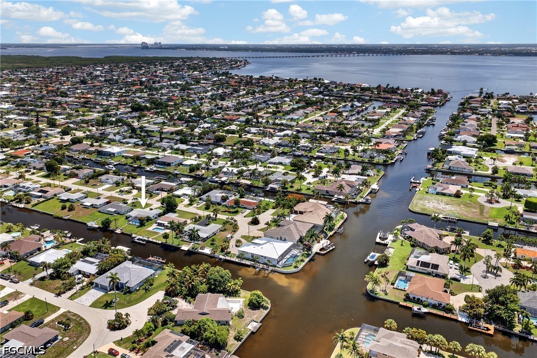 3 Bed Pool Home for Sale in Cape Coral, photo 2