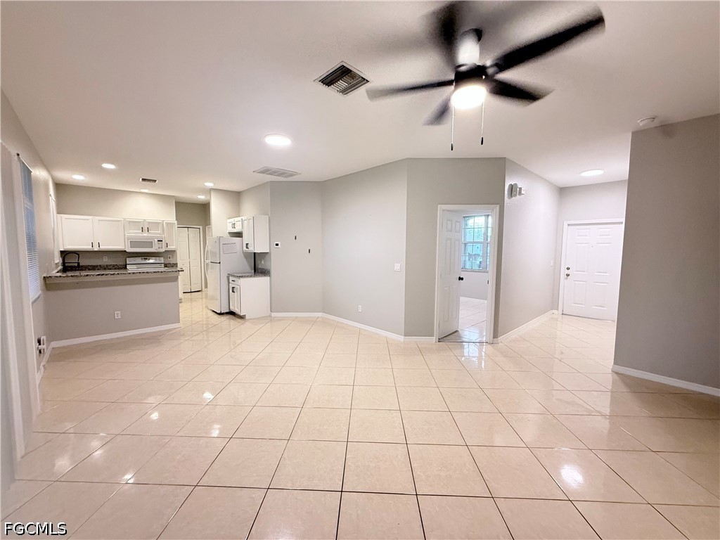 3 Bed SingleFamilyResidence for Sale in Lehigh Acres, FL — photo 2