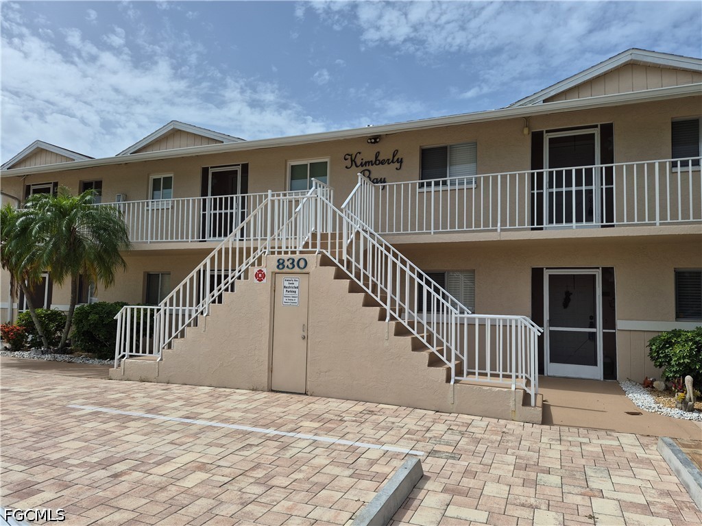 2 Bed Waterfront Home for Sale in Cape Coral, photo 2