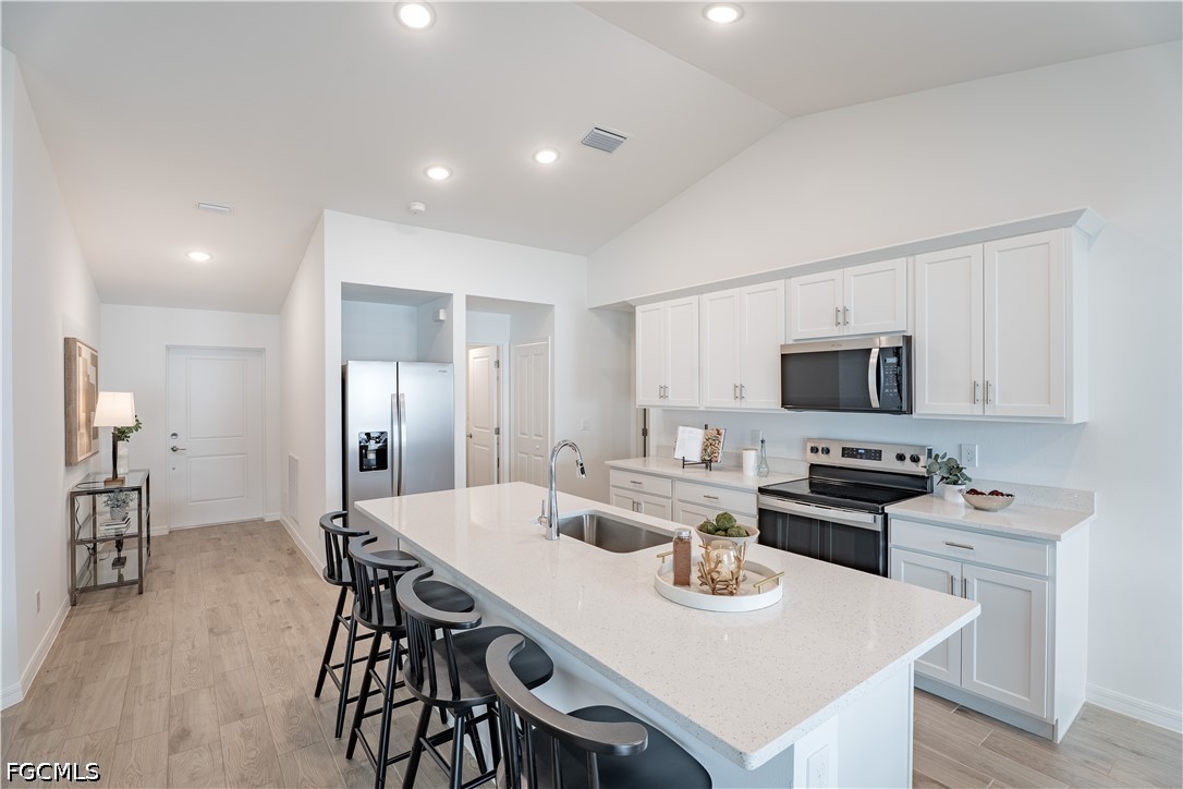 4 Bed SingleFamilyResidence for Sale in Cape Coral, FL — photo 2