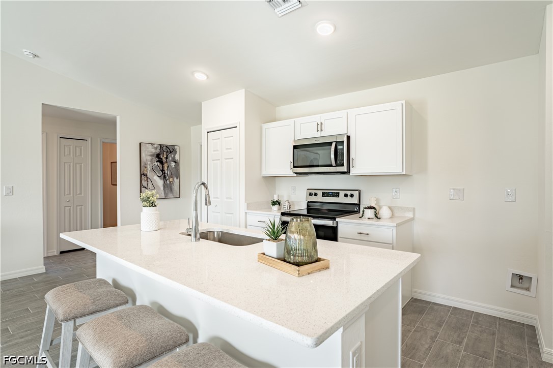 4 Bed SingleFamilyResidence for Sale in Lehigh Acres, FL — photo 2